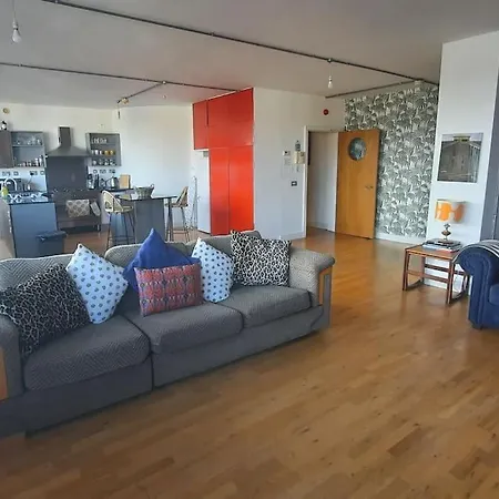 Trendy, Urban Open Plan Bristol
