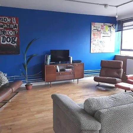 Trendy, Urban Open Plan
